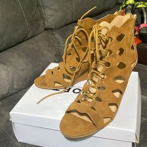 Open toe sandals size 11